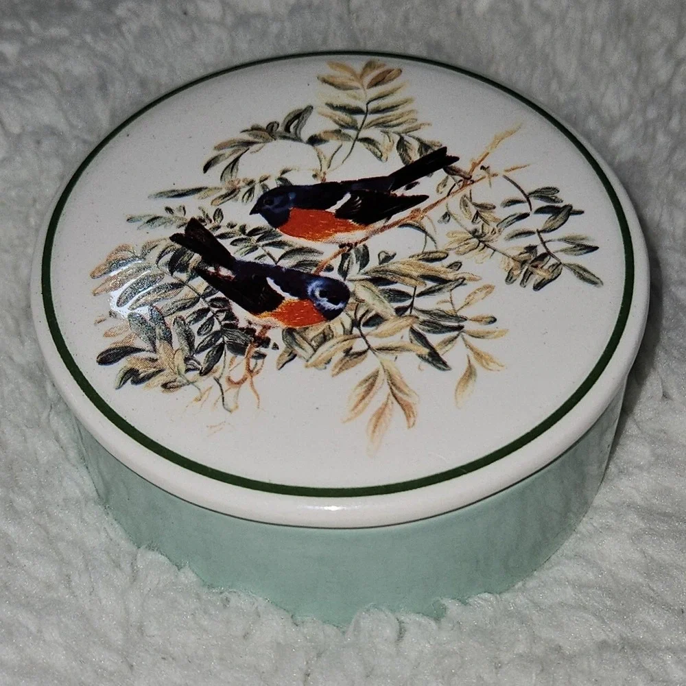 Vintage Russ Berrie Four Seasons‎ Woodland Bird Porcelain Trinket Box #25154